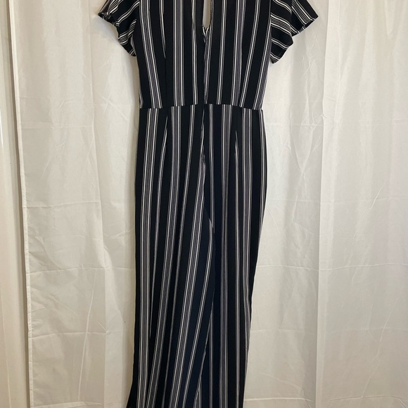 CRYSTAL SKY Women’s Black White Stripe Jumper Pantsuit Short Sleeve Size 5 - Picture 12 of 12
